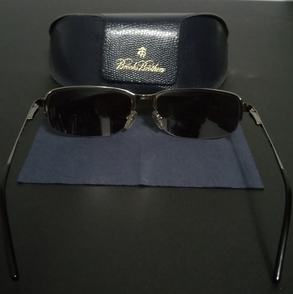 Brooks Brothers Sunglasses W/Case